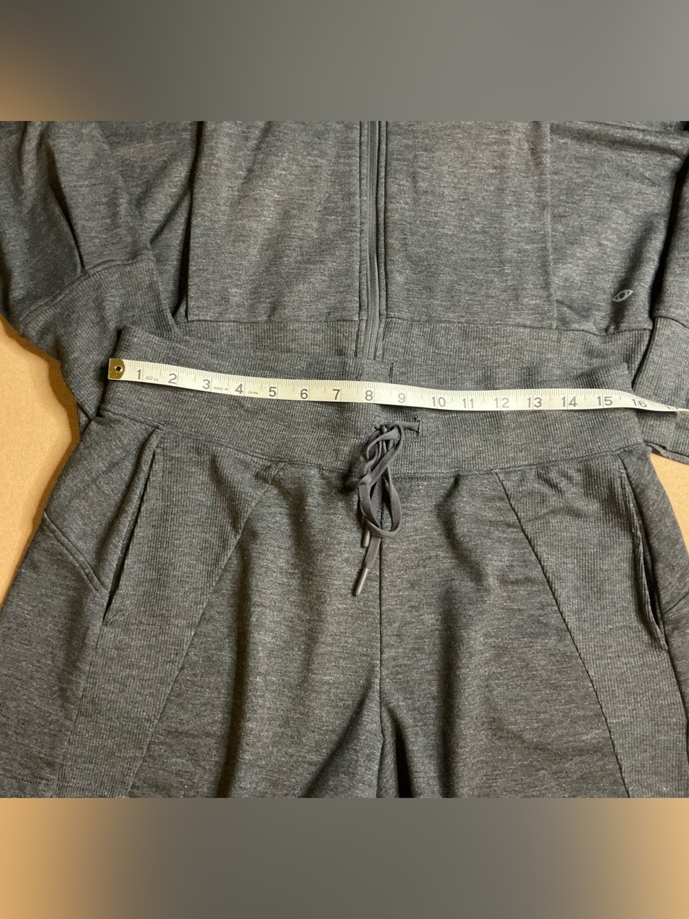 Two piece shorts and hoodie jacket set - Picture 2 of 10